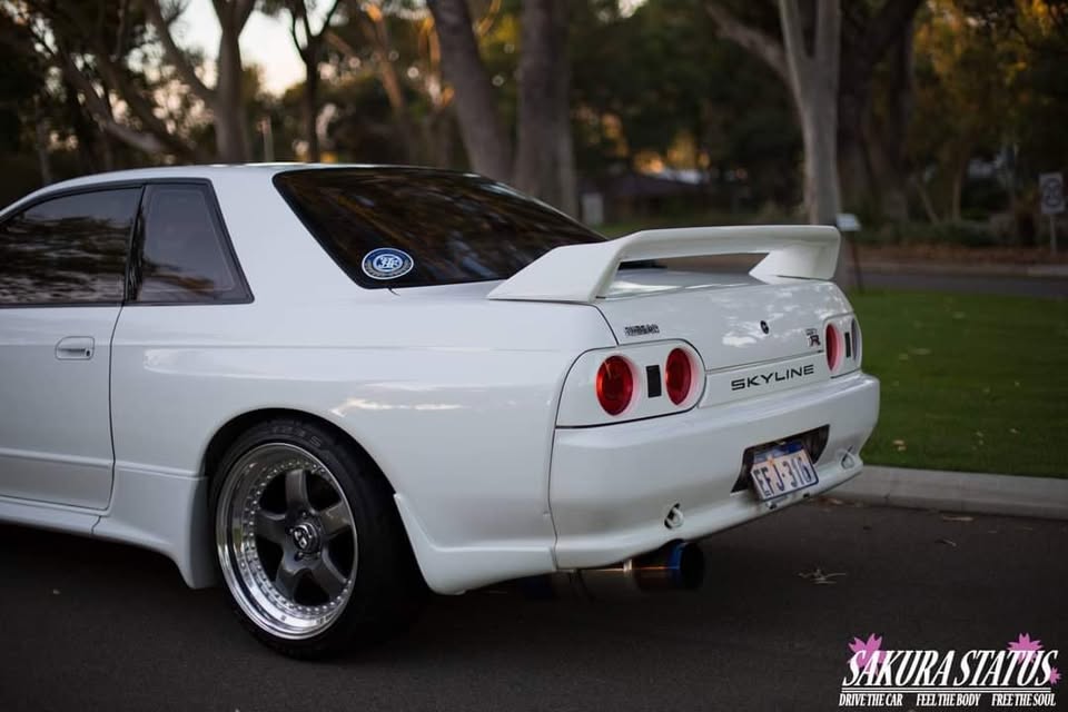 R32 N1style rear pods 4